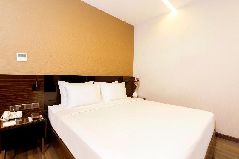 Фото Queen Ann Hotel