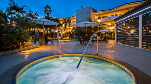 Гостиница Best Western Encinitas Inn & Suites at Moonlight Beach