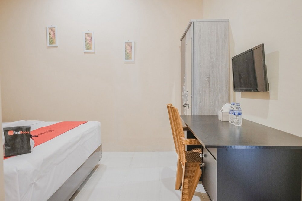 Фото Urbanview Hotel Ta Ke Jelutung Jambi
