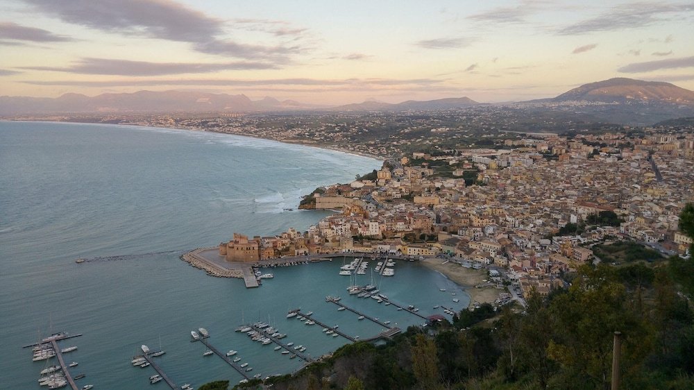 Фото House With one Bedroom in Palermo, With Balcony and Wifi Near the Beach
