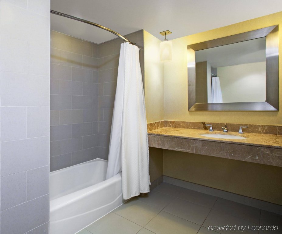 Фото The Westin Tampa Waterside