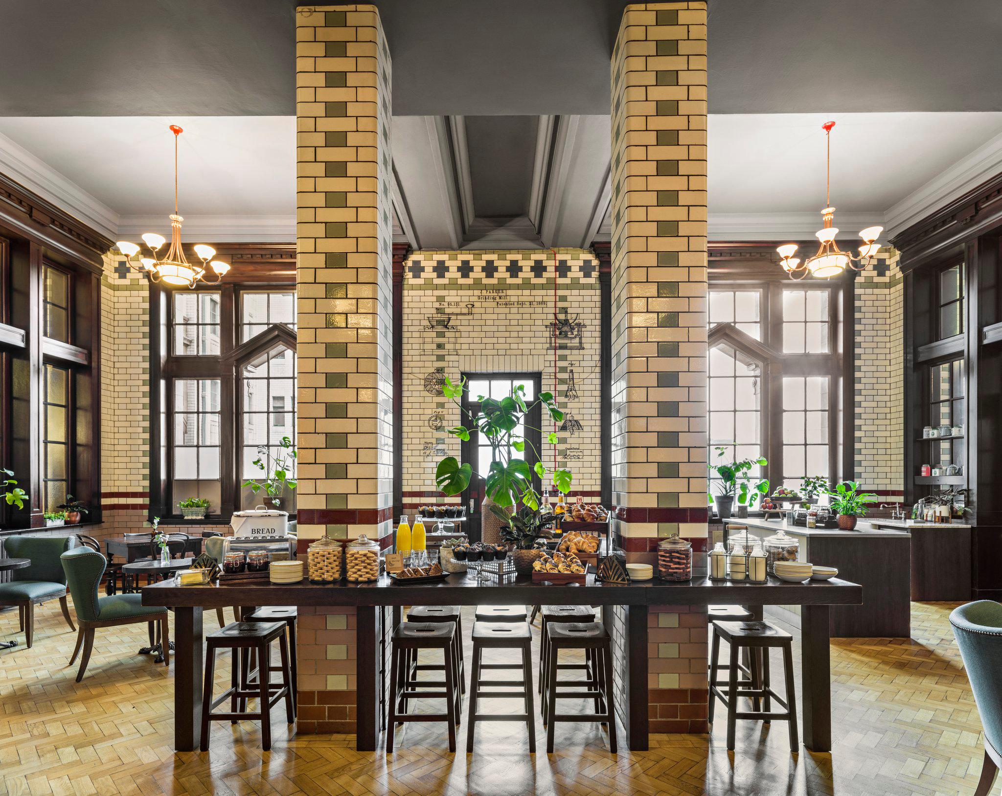 Фото Kimpton Clocktower Hotel