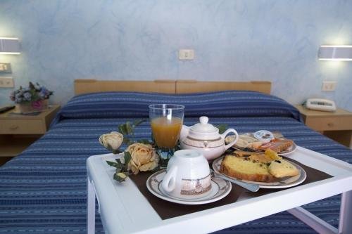 Фото Albergo Ristorante Domus