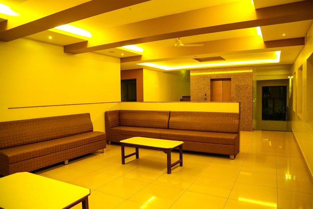 Фото Iroomz Hotel Pawan