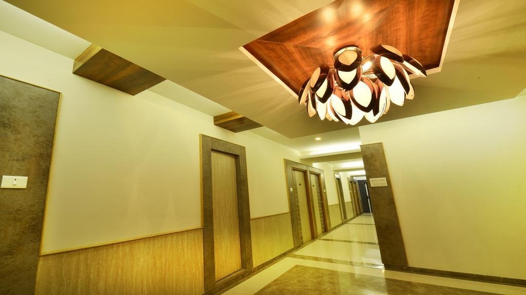 Фото Fabhotel Grand Gunas