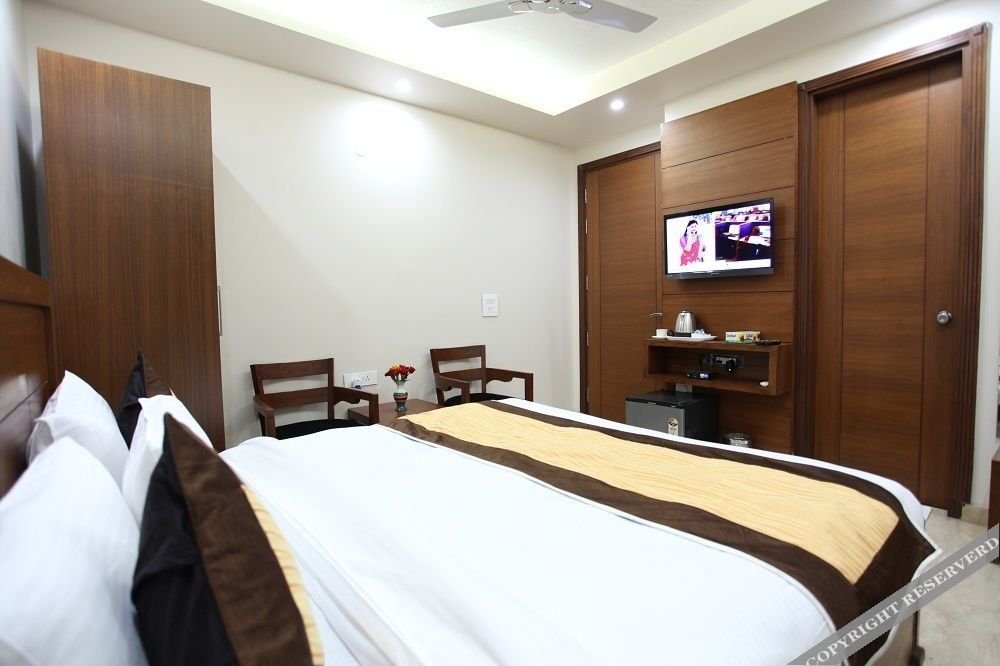 Фото HR Grand Hotel