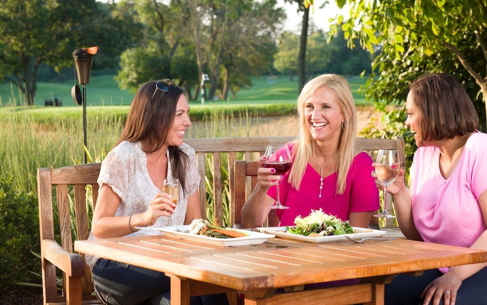 Фото Eaglewood Resort and SPA