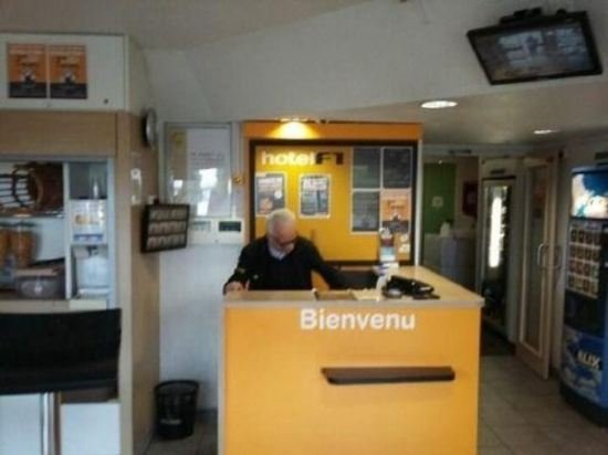 Фото HotelF1 Clermont Ferrand Est