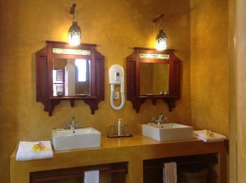 Фото Kijani Hotel