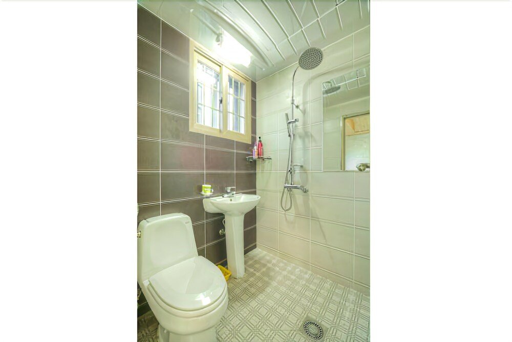 Фото Airy Bandara Ahmad Yani Anjasmoro Raya 74 Semarang