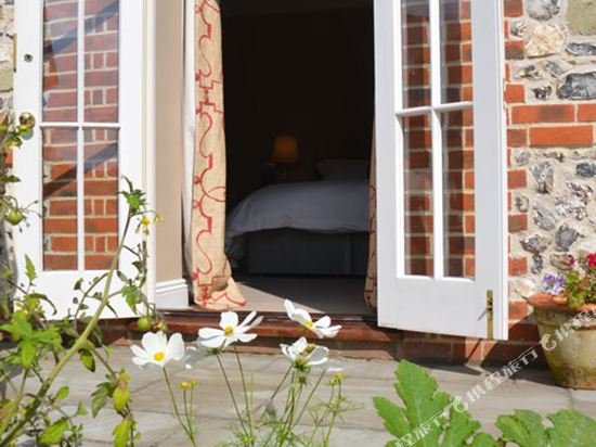 Фото Stonehenge Cottages