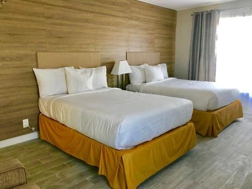 Фото Riverside Apartments by The Beach