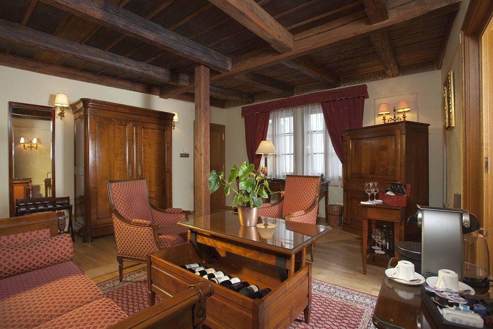 Фото Golden Well Hotel