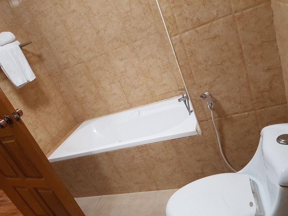 Фото Hotel Aye Chan Thar