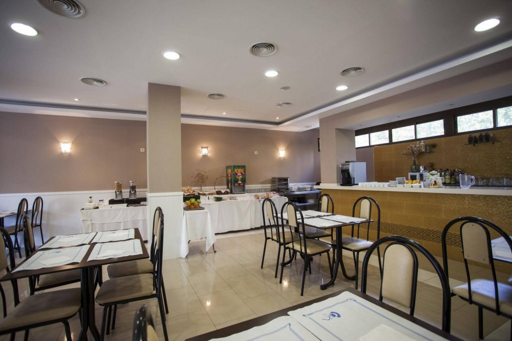 Фото Hotel Victoria Valdemoro