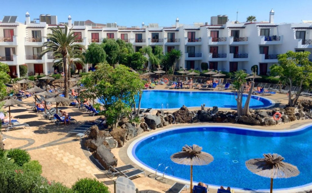 Фото отеля 1