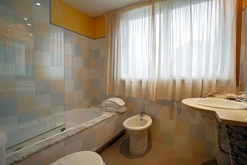 Фото Hotel Pontiñas