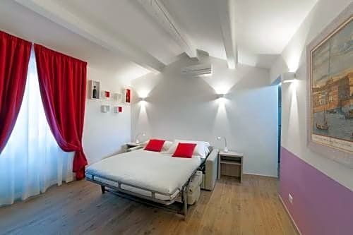 Фото Daphne Guest Hause