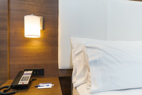 Внешний вид отеля Holiday Inn Express Hotel & Suites Hollywood Walk of Fame, an IHG Hotel в Лос-Анджелесе, фото 3