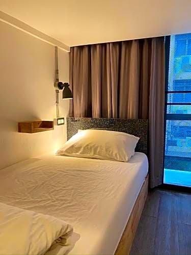 Фото Monomer Hostel Bangkok