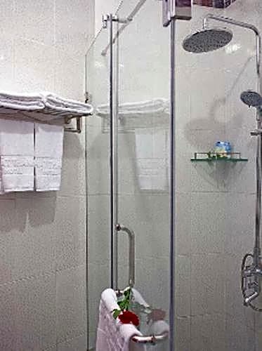 Фото Nhat Thanh Hotel