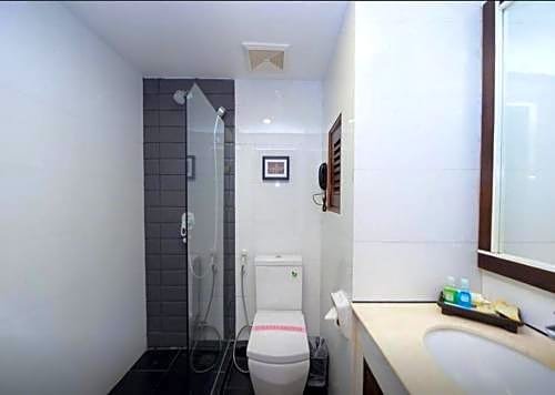 Фото Hotel Shwe Gone Daing