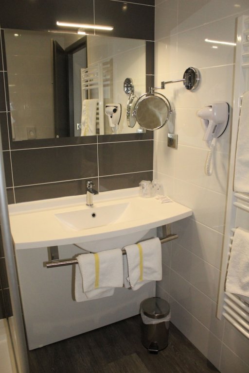 Фото The Originals City, Hôtel La Terrasse, Tours Nord