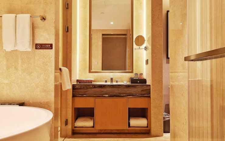 Фото Ramada Plaza Dongxing City Center