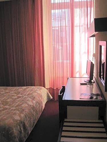 Фото Hôtel des Trois Marchands