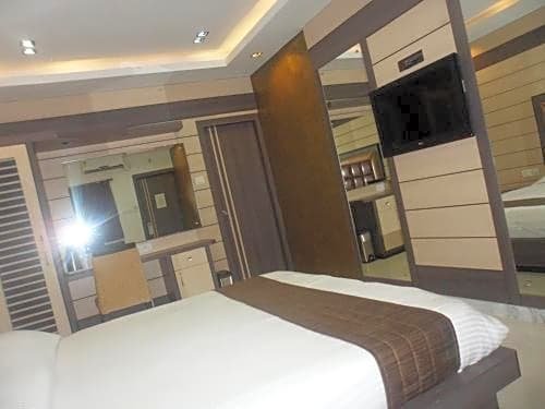 Фото Hotel Esteem