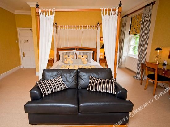 Фото Rowton Hall Hotel and SPA