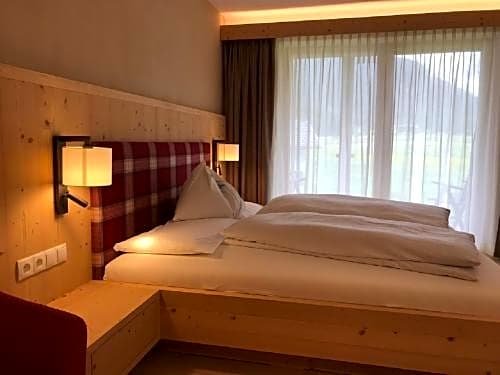 Фото Hotel Schoenblick