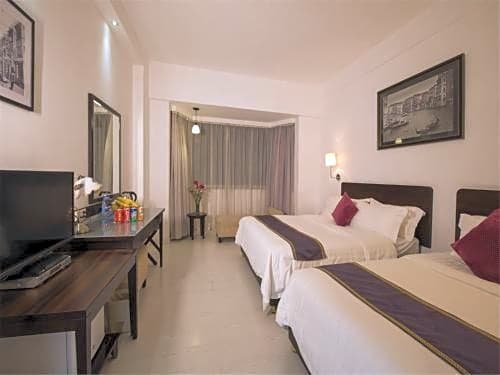 Фото Zhuhai Special Economic Zone Hotel