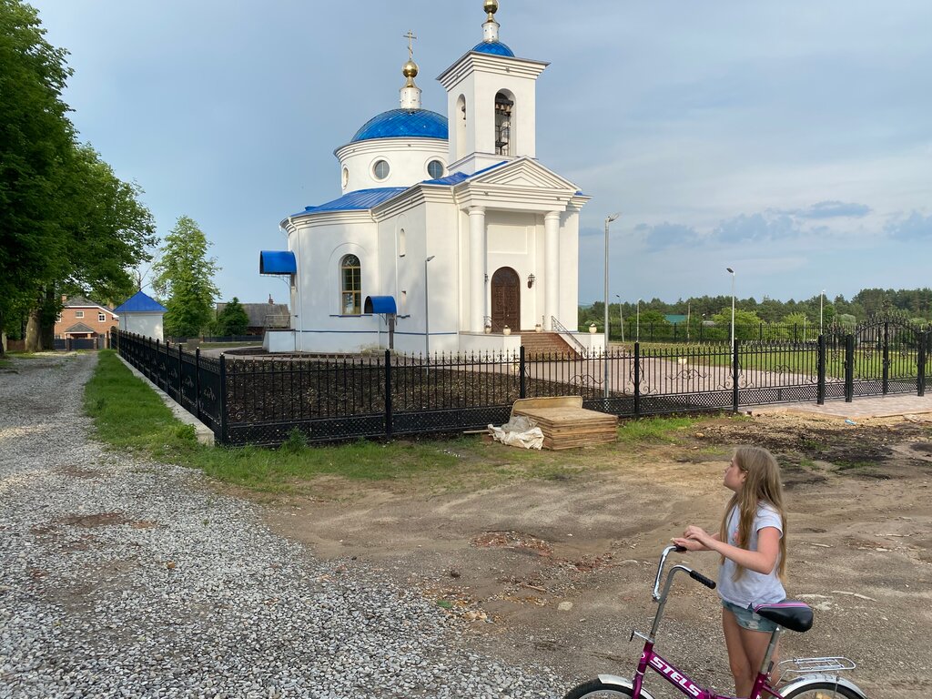 Православный храм Церковь Успения Пресвятой Богородицы в Чернышено, Калужская область, фото
