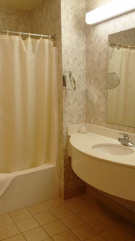 Фото Budget Host Inn