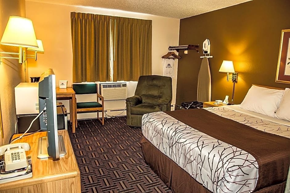 Фото Americas Best Value Inn and Suites Detroit Lakes