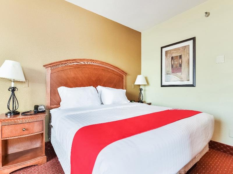 Фото Oyo Townhouse Oklahoma City Airport