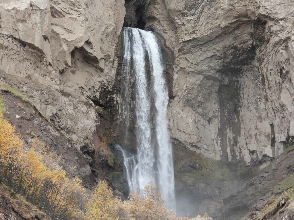 Водопад девичьи косы КБР