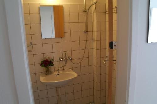 Фото Emmaus Hostel