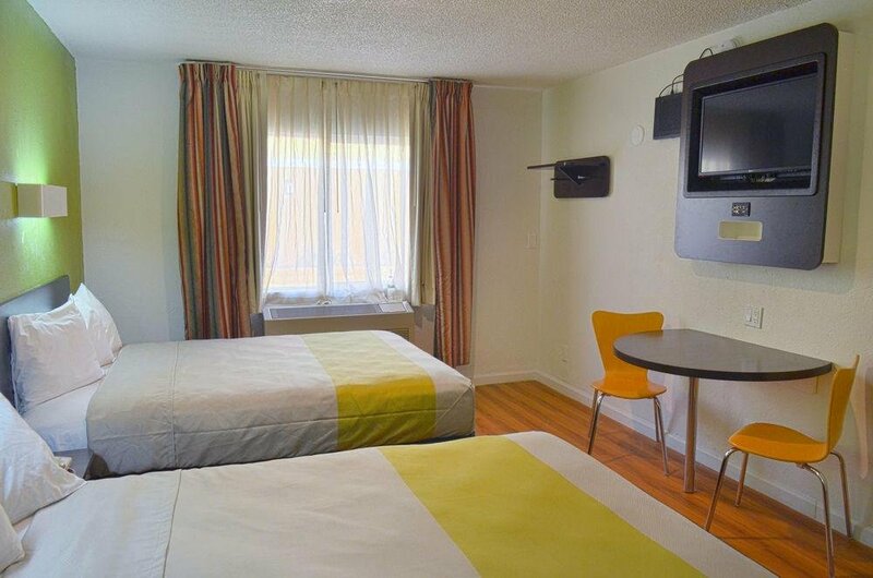 Гостиница Discovery Inn в Модесто