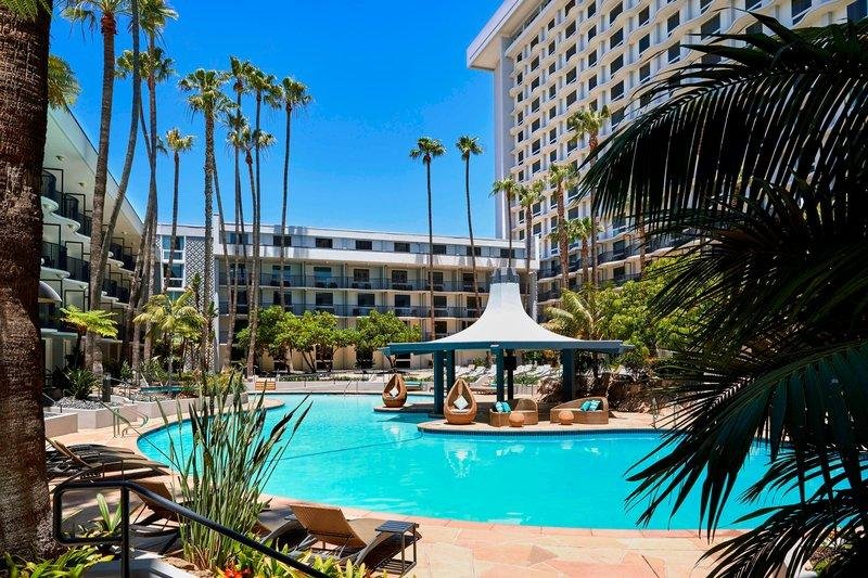 Фото Los Angeles Airport Marriott