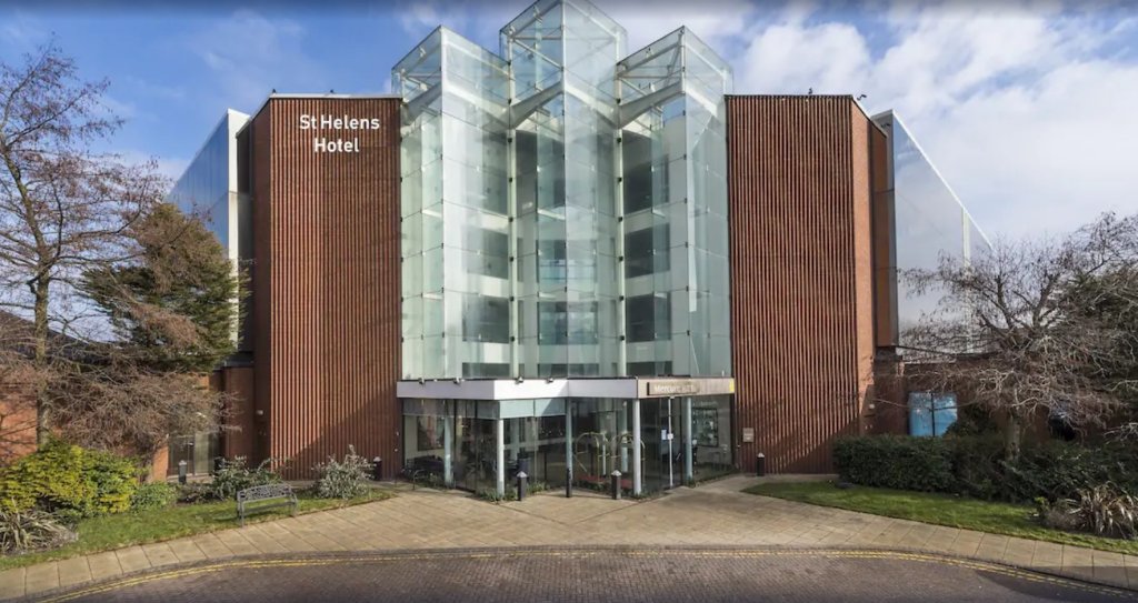 Фото Mercure St Helens