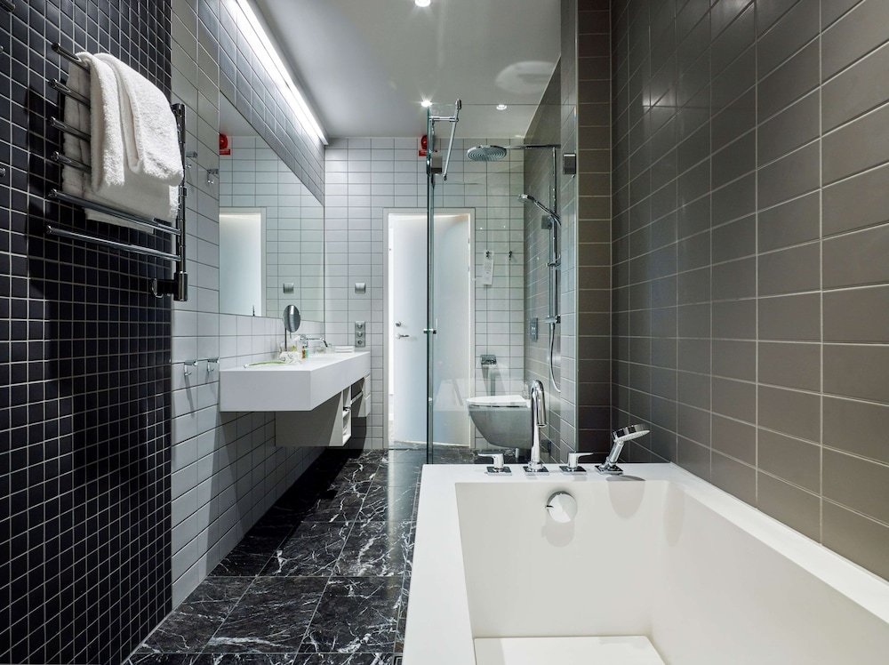 Фото Upper House