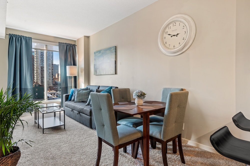 Фото Simply Comfort Modern Downtown Condos