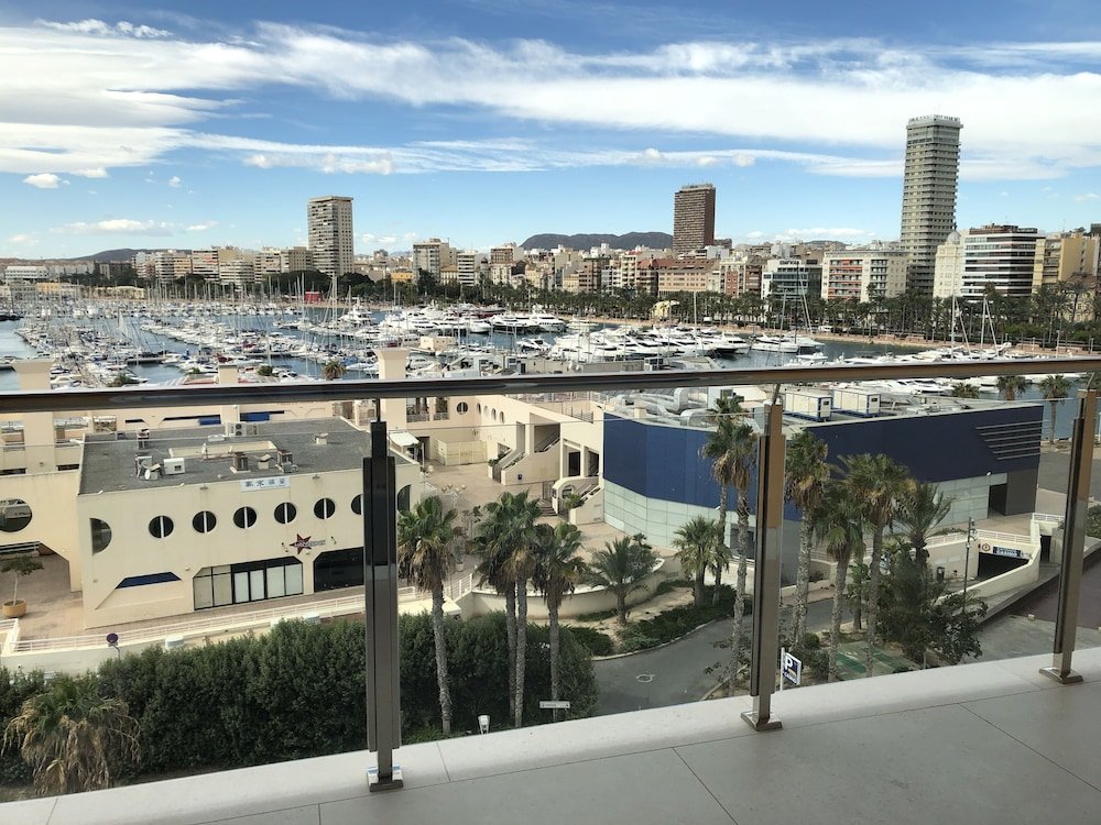 Фото Innside by Melia Alicante Porta Maris