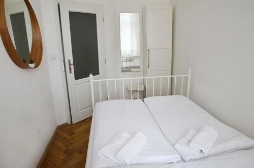 Фото The Republic Garden - Hostel