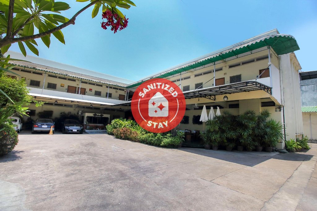 Фото Rajata Hotel