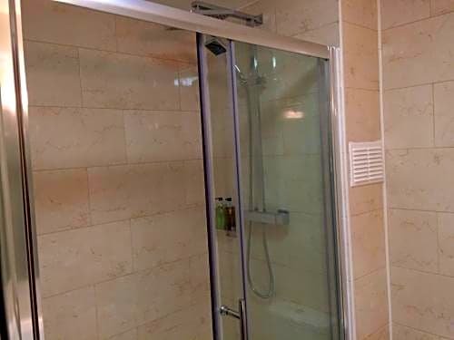 Фото Crosshill House