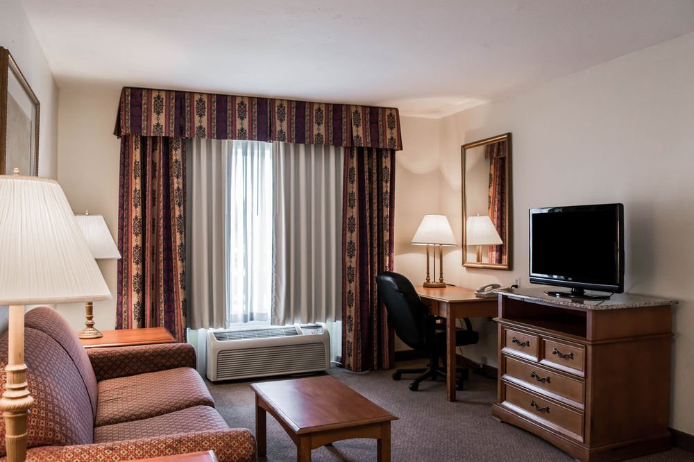 Фото Clarion Inn & Suites Central Clearwater Beach