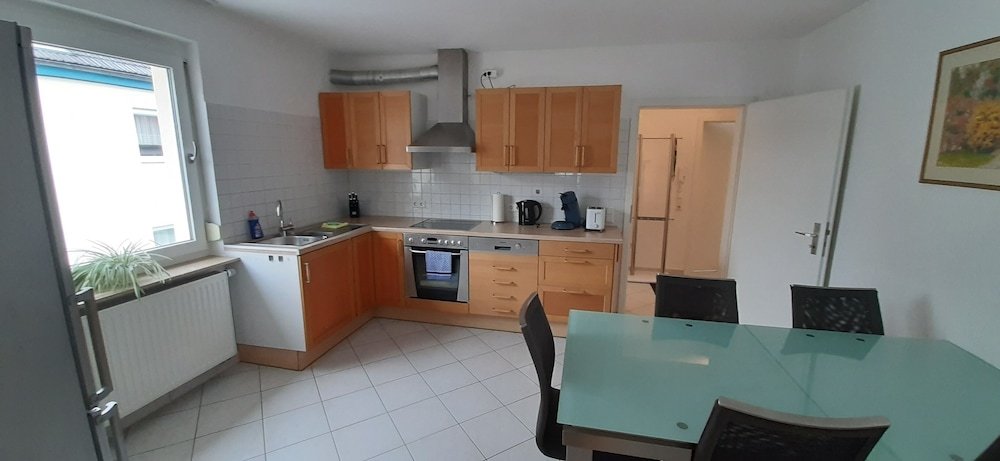 Фото Fewo Reutlingen Heinestrasse Dg